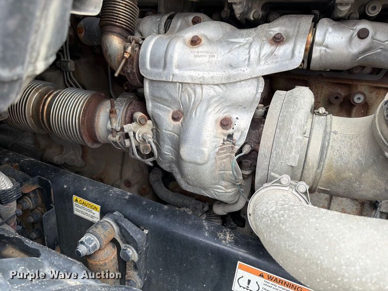 image for item OE9742 2020 Freightliner Cascadia semi truck