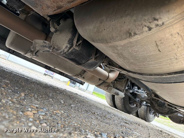 image for item OE9742 2020 Freightliner Cascadia semi truck