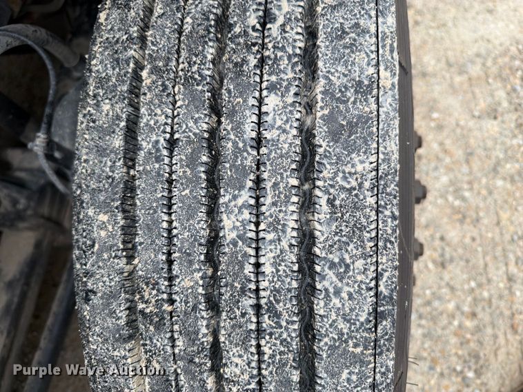 image for item OE9742 2020 Freightliner Cascadia semi truck