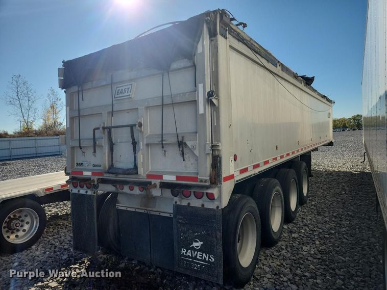 image for item YA0311 2006 East end dump trailer