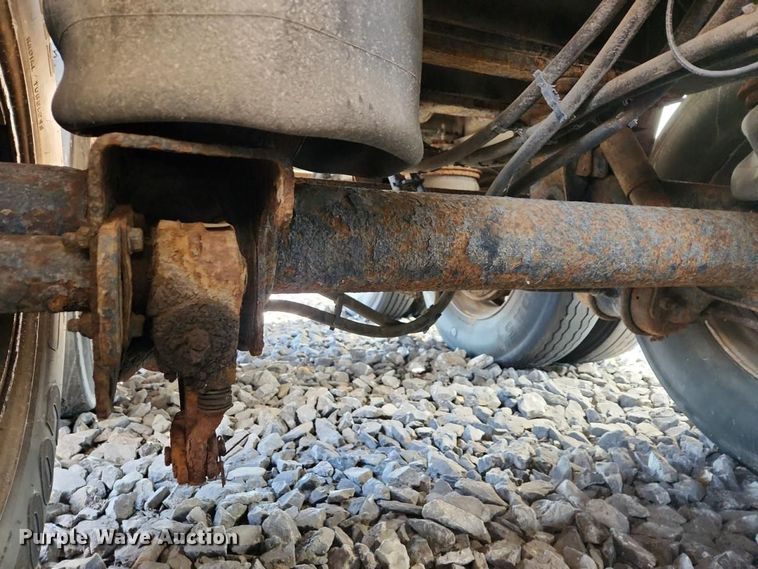 image for item YA0311 2006 East end dump trailer
