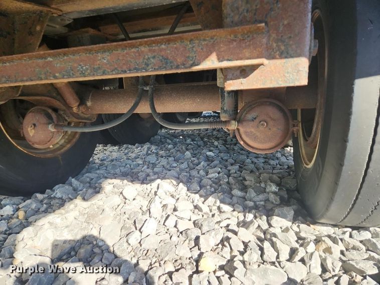 image for item YA0311 2006 East end dump trailer