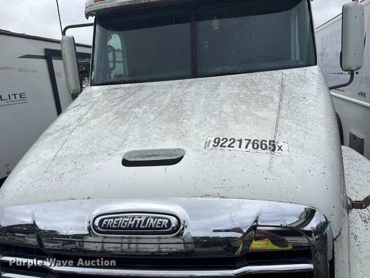 image for item YA1513 2010 Freightliner CST120 semi truck