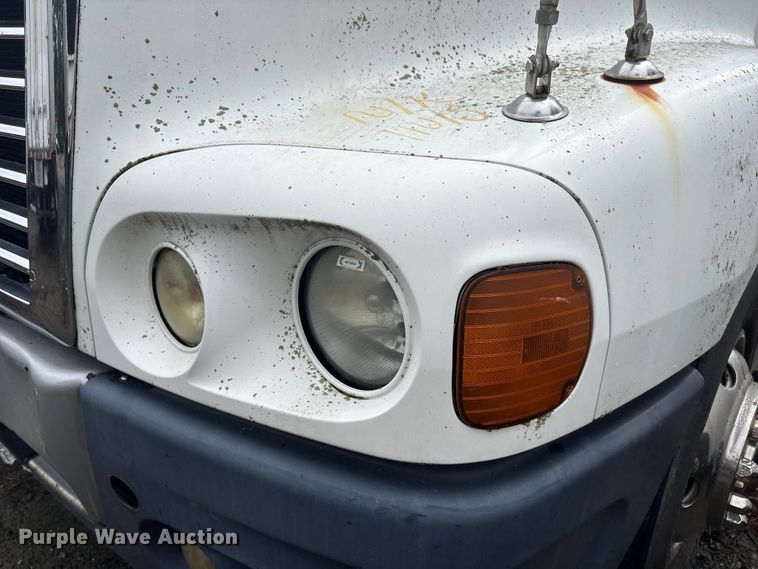 image for item YA1513 2010 Freightliner CST120 semi truck