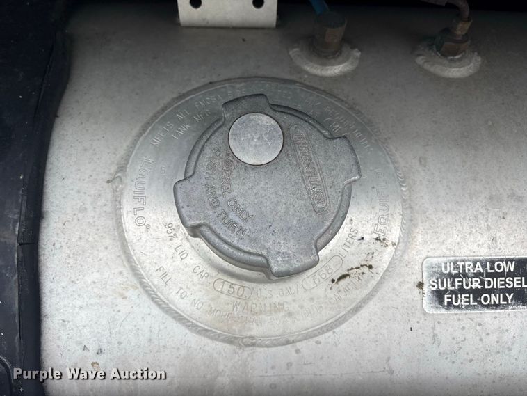 image for item YA1513 2010 Freightliner CST120 semi truck