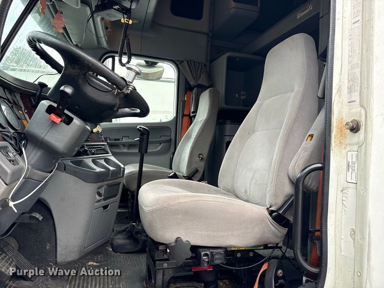image for item YA1513 2010 Freightliner CST120 semi truck