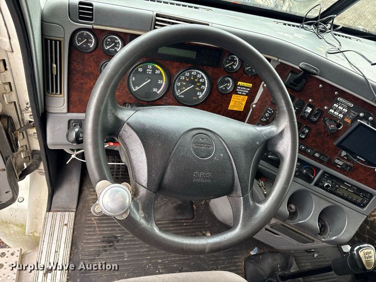 image for item YA1513 2010 Freightliner CST120 semi truck