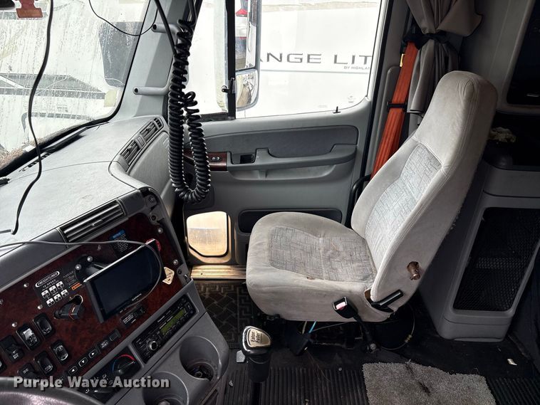 image for item YA1513 2010 Freightliner CST120 semi truck
