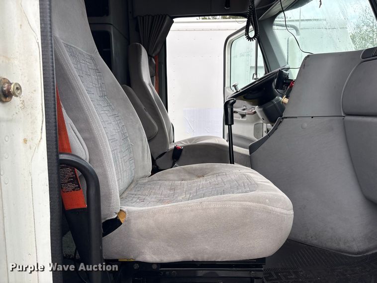 image for item YA1513 2010 Freightliner CST120 semi truck