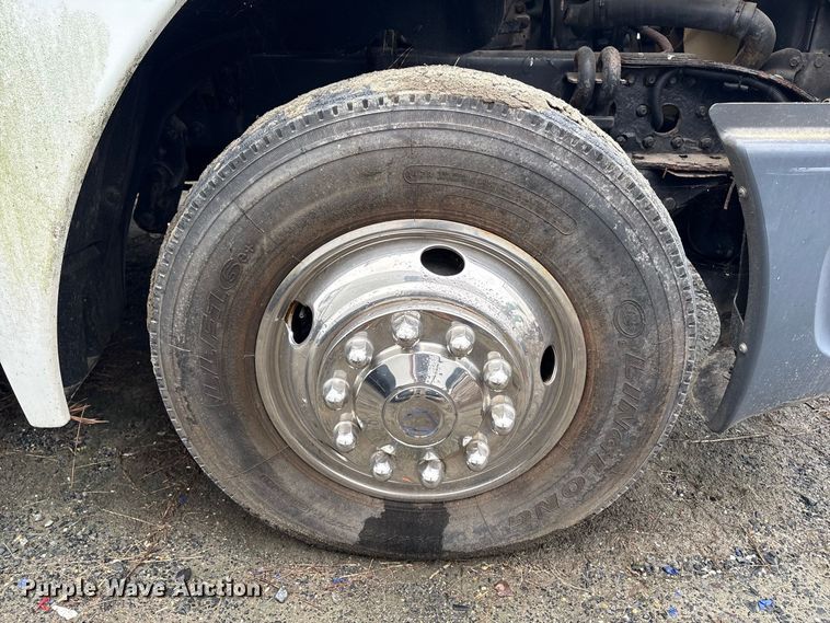 image for item YA1513 2010 Freightliner CST120 semi truck