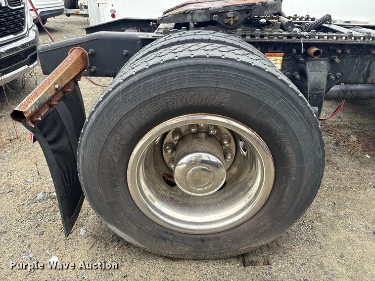 image for item YA1513 2010 Freightliner CST120 semi truck