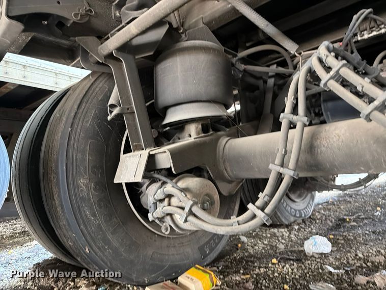 image for item YA1831 2022 Utility VS2DX dry van trailer