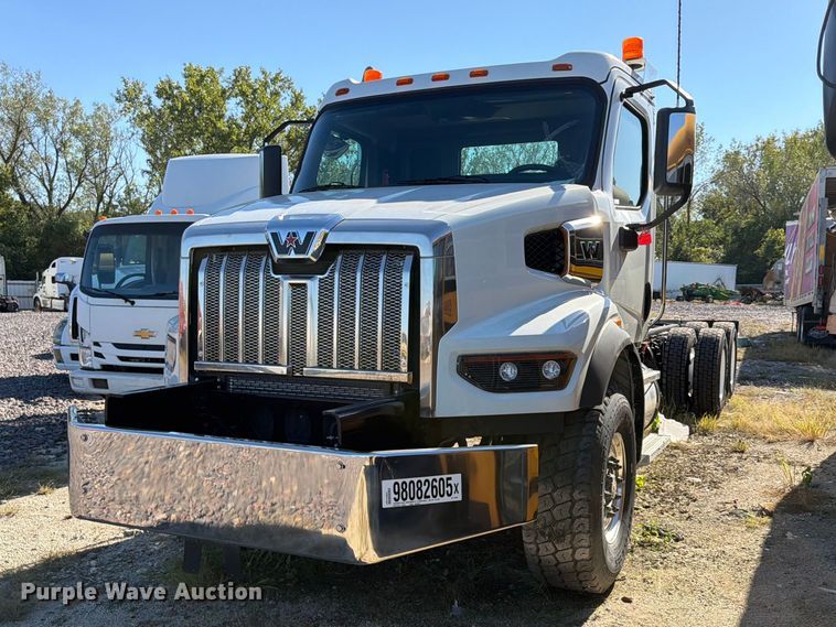 image for item YA2098 2026 Western Star 47X truck cab and chassis