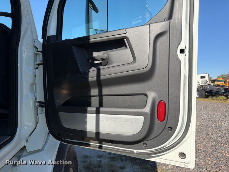 image for item YA2098 2026 Western Star 47X truck cab and chassis