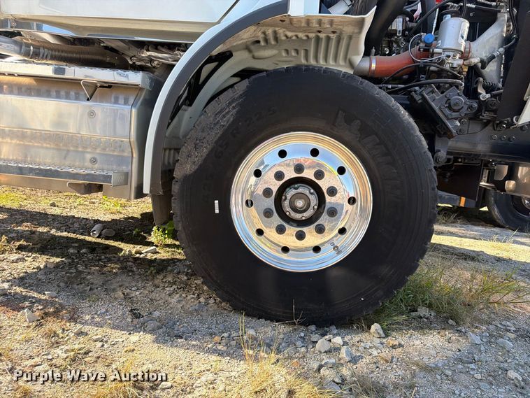 image for item YA2098 2026 Western Star 47X truck cab and chassis