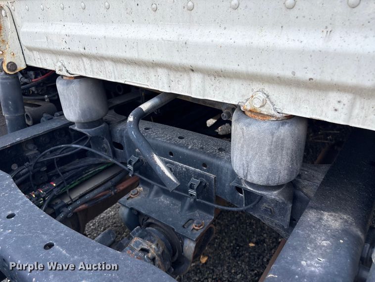 image for item YA2544 2018 Freightliner Cascadia semi truck