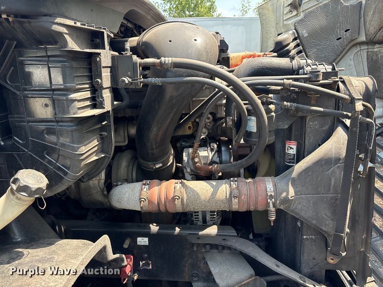 image for item YA2544 2018 Freightliner Cascadia semi truck
