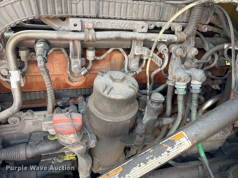 image for item YA2660 2019 Kenworth T680 semi truck