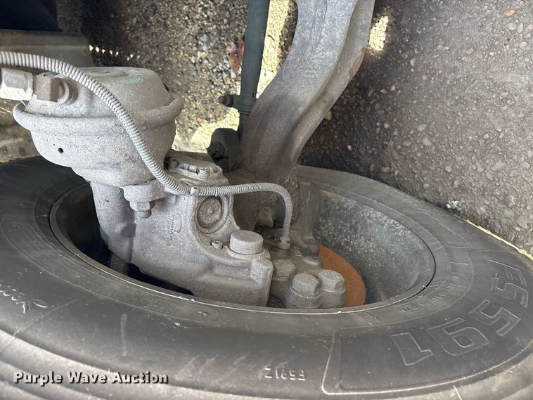 image for item YA2660 2019 Kenworth T680 semi truck