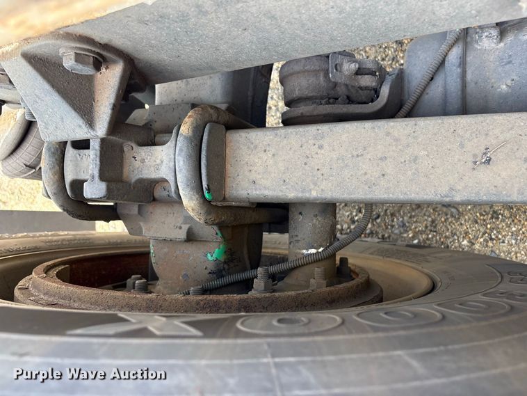 image for item YA2660 2019 Kenworth T680 semi truck