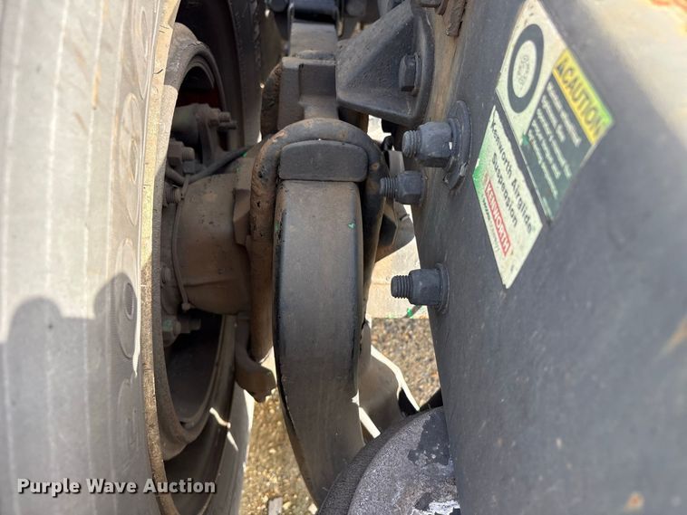 image for item YA2660 2019 Kenworth T680 semi truck