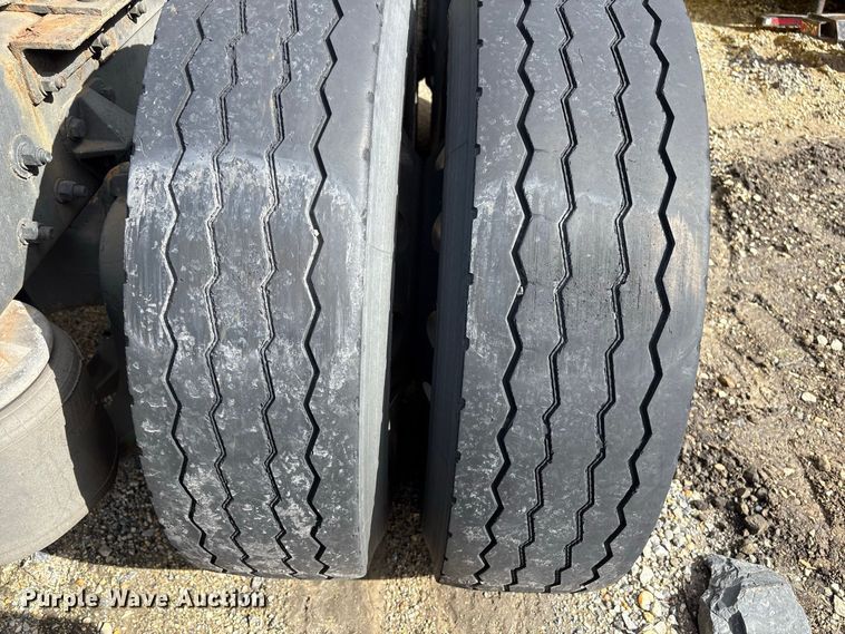 image for item YA2660 2019 Kenworth T680 semi truck
