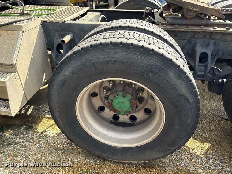 image for item YA2660 2019 Kenworth T680 semi truck