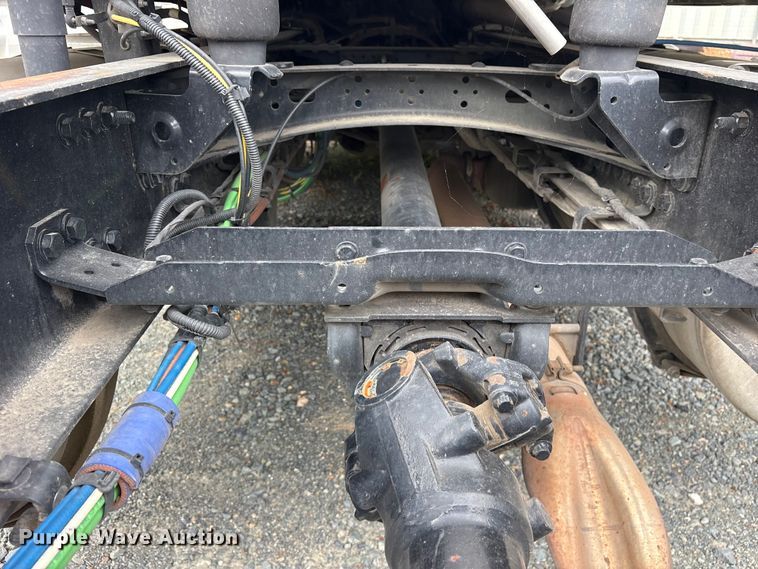 image for item YA2869 2020 Freightliner Cascadia semi truck