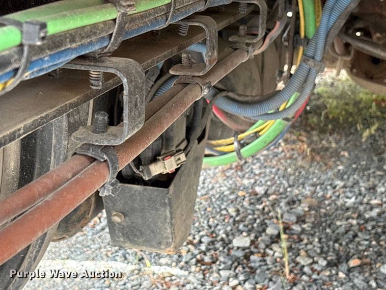 image for item YA2869 2020 Freightliner Cascadia semi truck