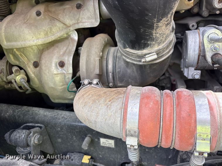 image for item YA2869 2020 Freightliner Cascadia semi truck