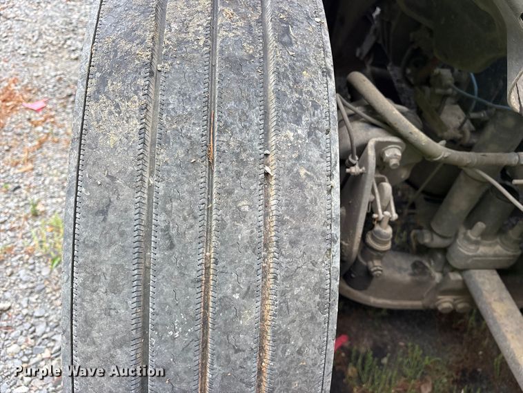 image for item YA2869 2020 Freightliner Cascadia semi truck
