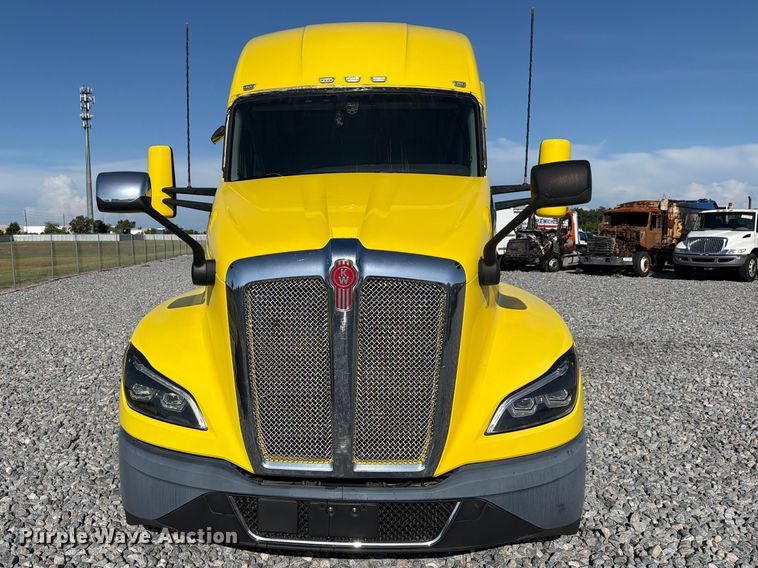 image for item YA2929 2023 Kenworth T680 semi truck