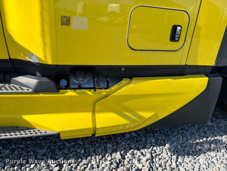 image for item YA2929 2023 Kenworth T680 semi truck