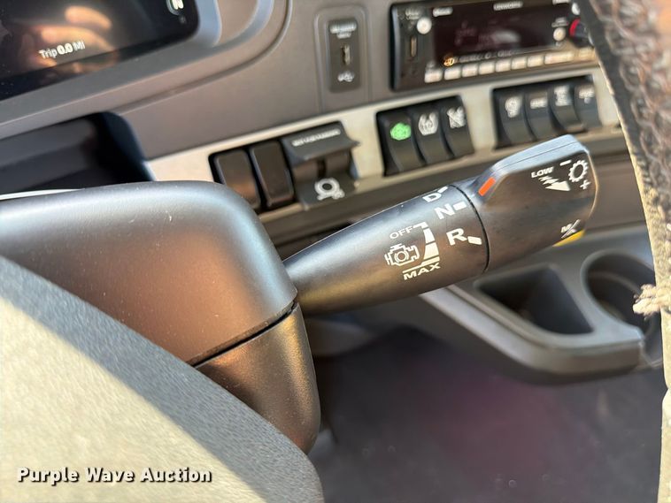 image for item YA2929 2023 Kenworth T680 semi truck