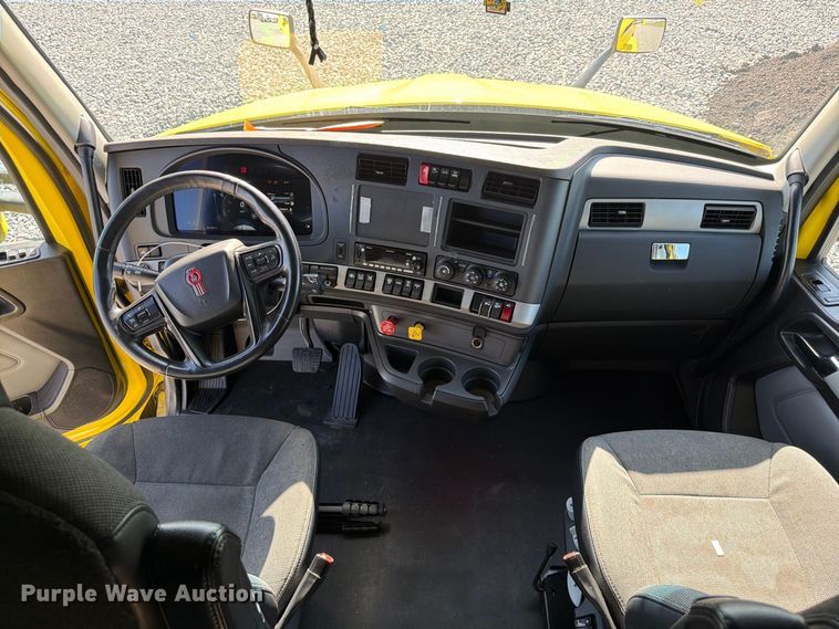 image for item YA2929 2023 Kenworth T680 semi truck