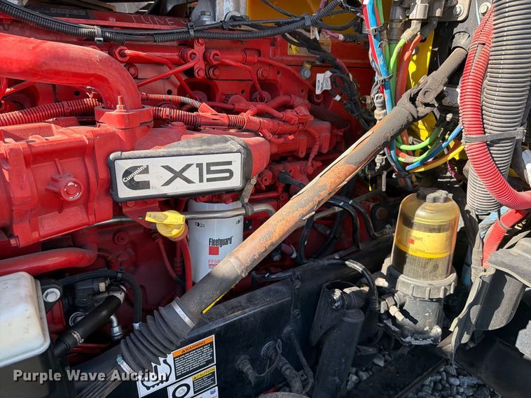 image for item YA2929 2023 Kenworth T680 semi truck