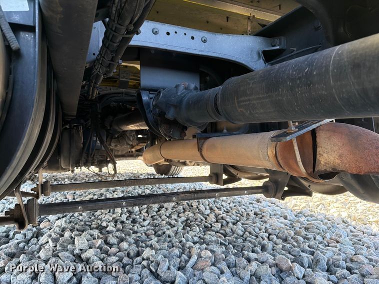 image for item YA2929 2023 Kenworth T680 semi truck