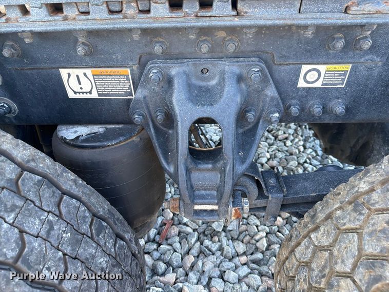 image for item YA2929 2023 Kenworth T680 semi truck