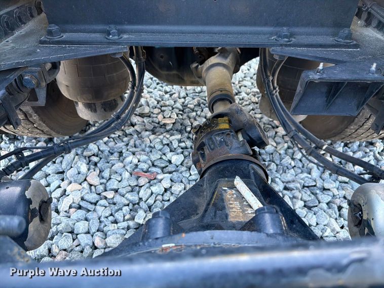 image for item YA2929 2023 Kenworth T680 semi truck