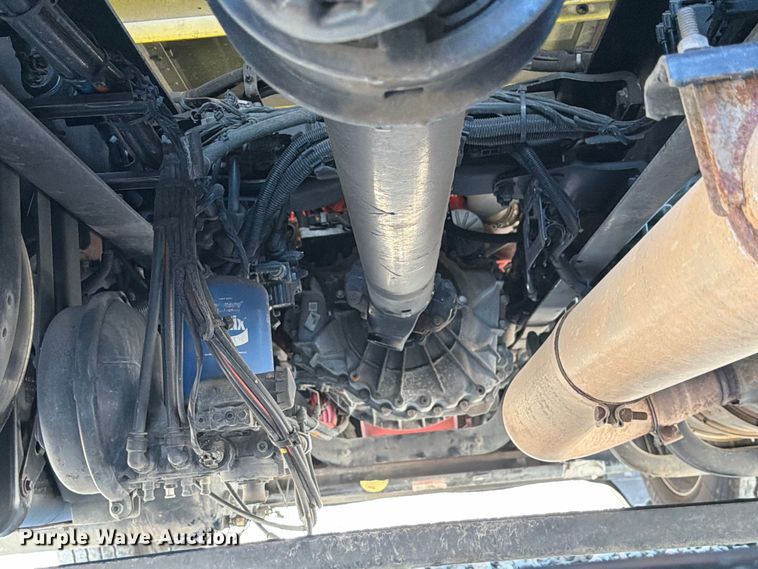 image for item YA2929 2023 Kenworth T680 semi truck