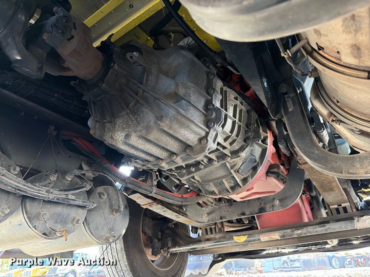 image for item YA2929 2023 Kenworth T680 semi truck