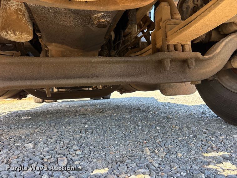 image for item YA2953 2007 Peterbilt 379 truck cab and chassis