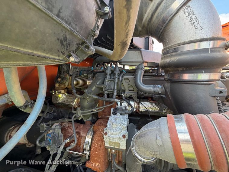 image for item YA2995 2022 Kenworth T680 semi truck