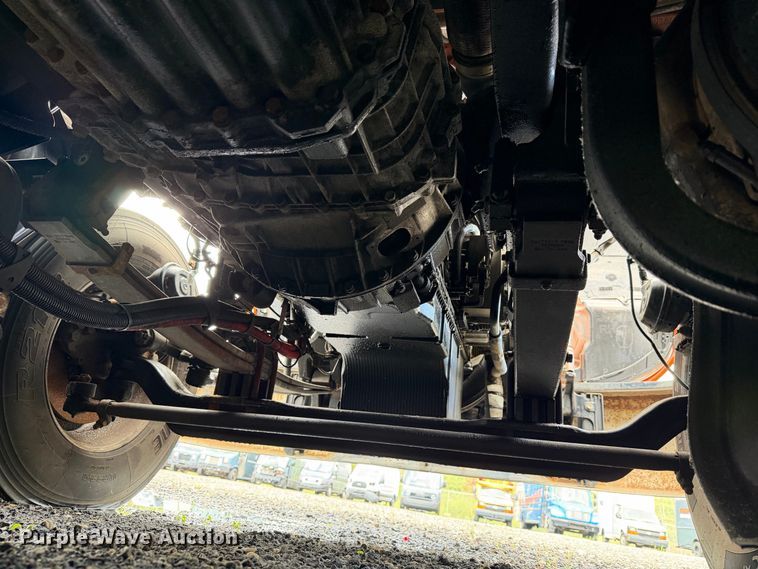 image for item YA2995 2022 Kenworth T680 semi truck