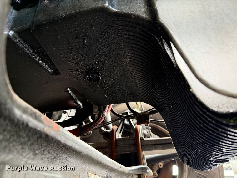 image for item YA2995 2022 Kenworth T680 semi truck