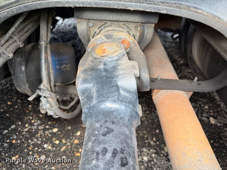 image for item YA2995 2022 Kenworth T680 semi truck