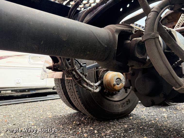 image for item YA2995 2022 Kenworth T680 semi truck
