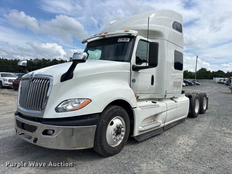 image for item YA3000 2019 International LT625 semi truck
