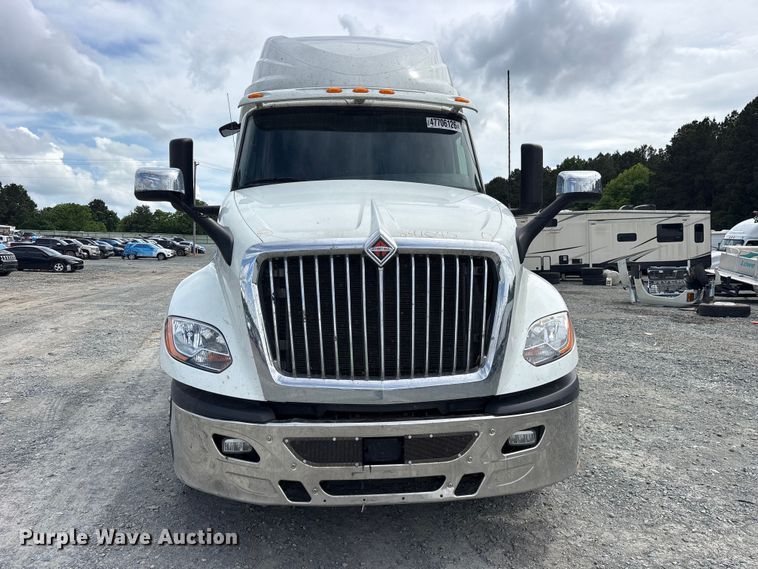 image for item YA3000 2019 International LT625 semi truck