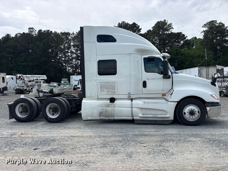 image for item YA3000 2019 International LT625 semi truck